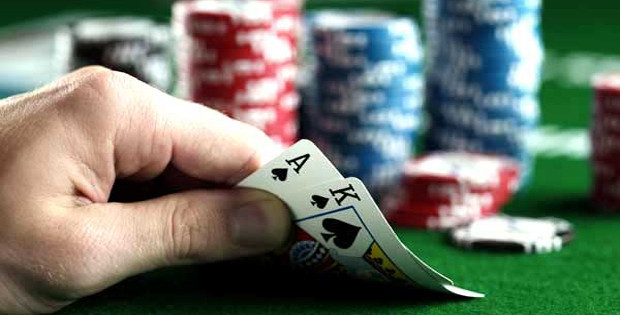 Türk Pokeri vs Texas Holdem Poker